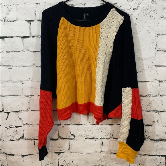 moon & madison Sweaters - Moon & Madison cropped sweater
